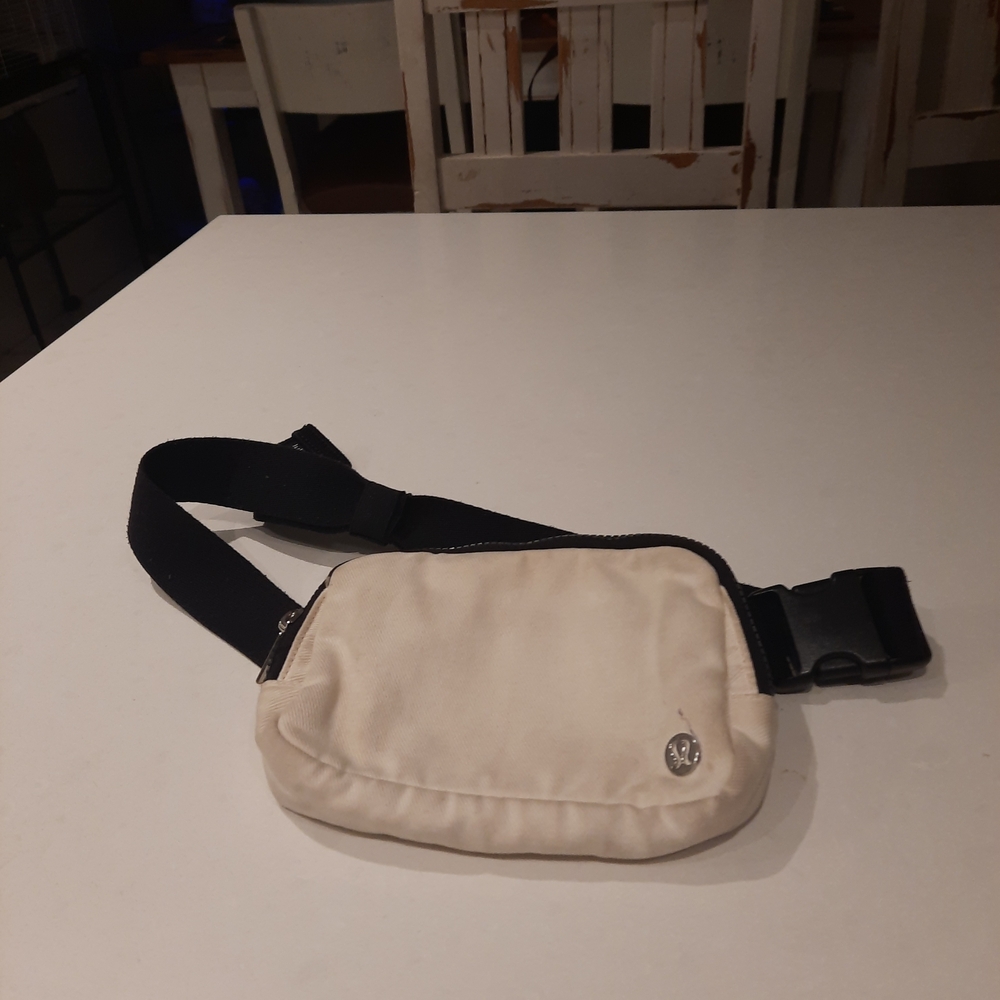 Lululemon Athletica Cream Belt Bag